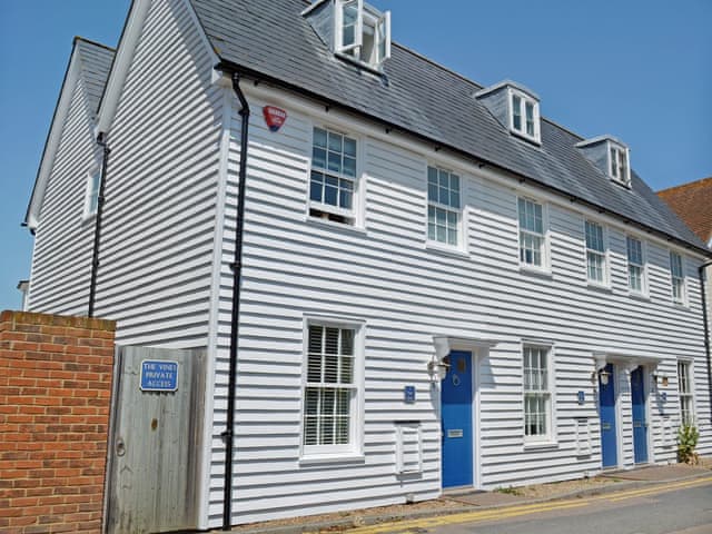 Bay View Ref W43768 In Whitstable Kent Cottages Com