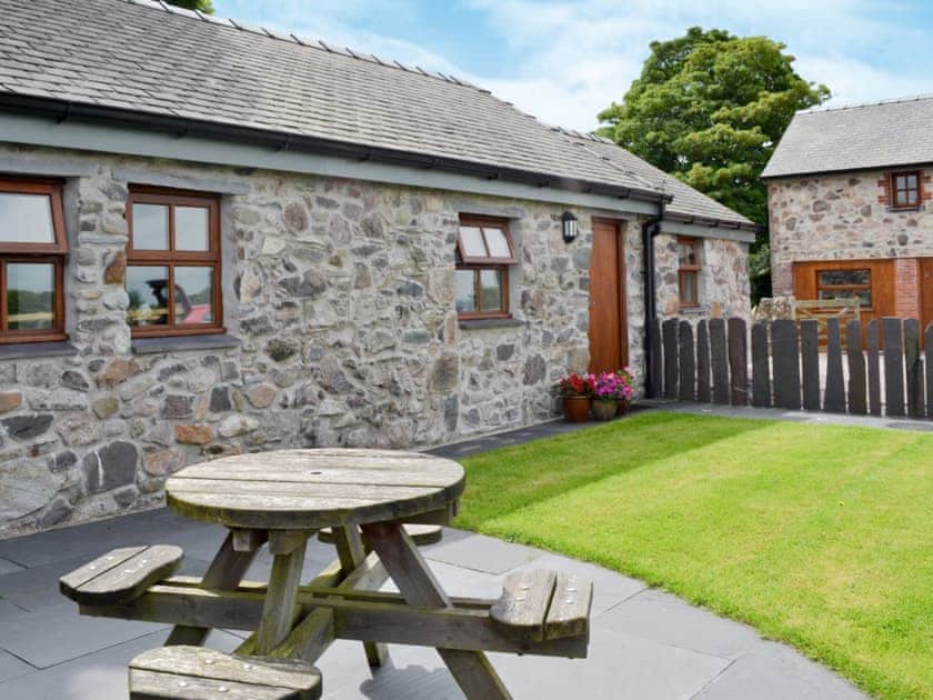Charming cottage | Seion - Fferm Y Garth, Y Felinheli, near Bangor