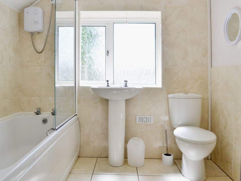 Bathroom | Fedwr Gog, Bala