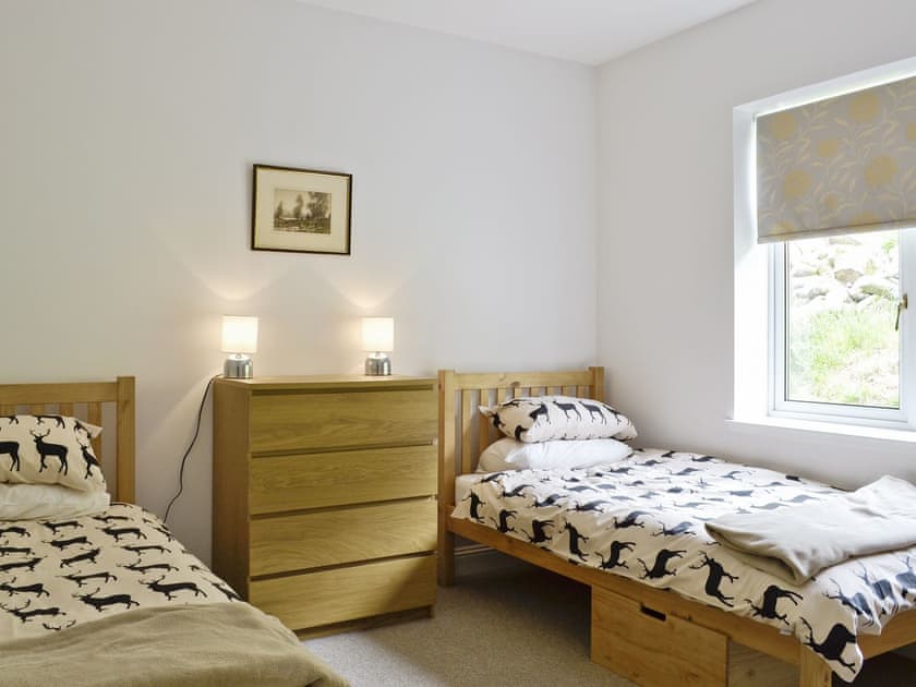 Twin bedroom | Corrie Massan, Glen Massan near Dunoon