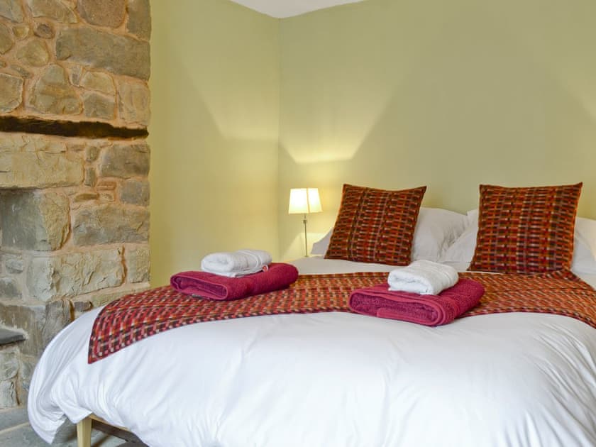 Double bedroom | The Mill Farmhouse (Ty Fferm Y Felin), Llandybie, nr. Llandeilo