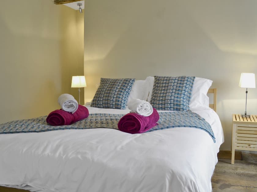 Double bedroom | The Mill Farmhouse (Ty Fferm Y Felin), Llandybie, nr. Llandeilo