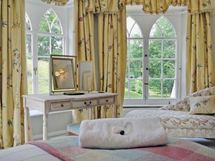 Twin bedroom | Crogen Wing, Llandrillo