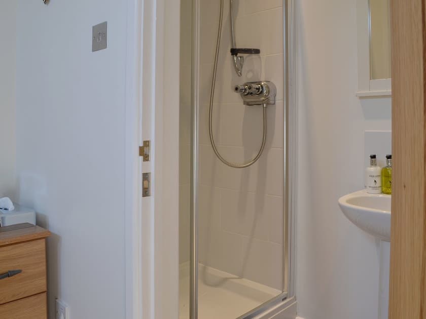 En-suite | September Cottage, Brancaster, nr. Wells-next-the-Sea