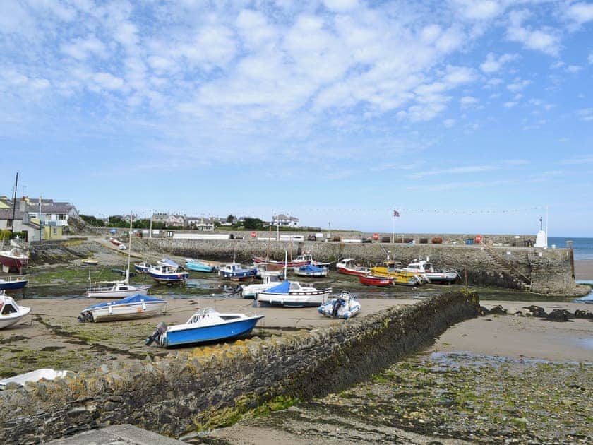 Surrounding area | Quayside, Cemaes Bay