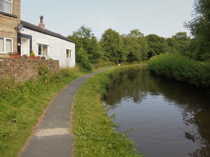 Exterior | The White Cottage, Furness Vale, nr. Whaley Bridge