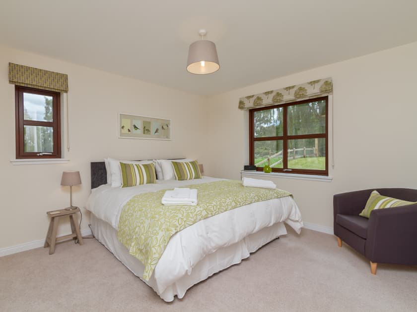 Tasteful double bedroom with 5ft bed | Birch Corner, Aviemore