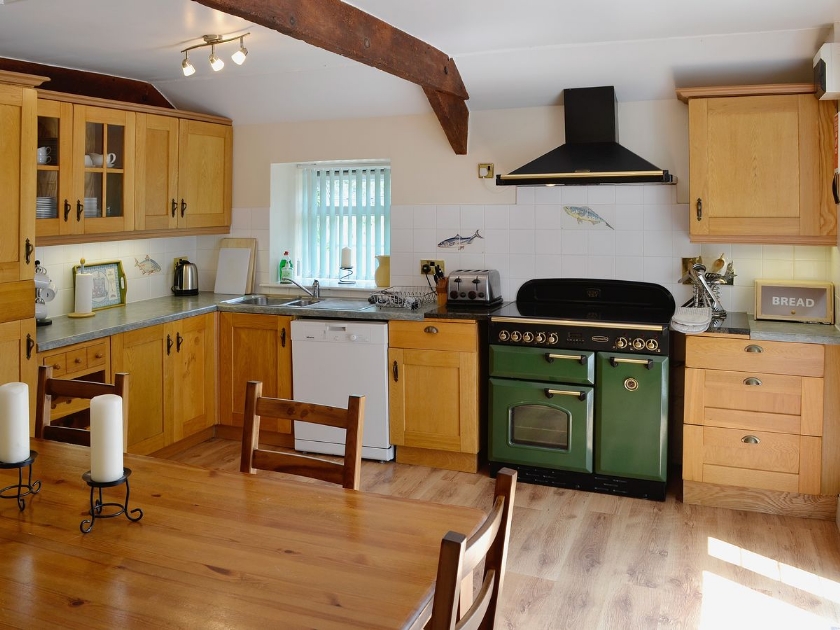 Kitchen/diner | Great Bodieve Farm Barns - The Mill House, Bodieve, nr. Wadebridge