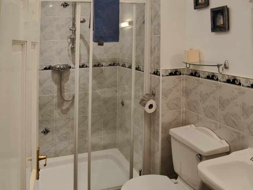 En-suite | Great Bodieve Farm Barns - The Mill House, Bodieve, nr. Wadebridge