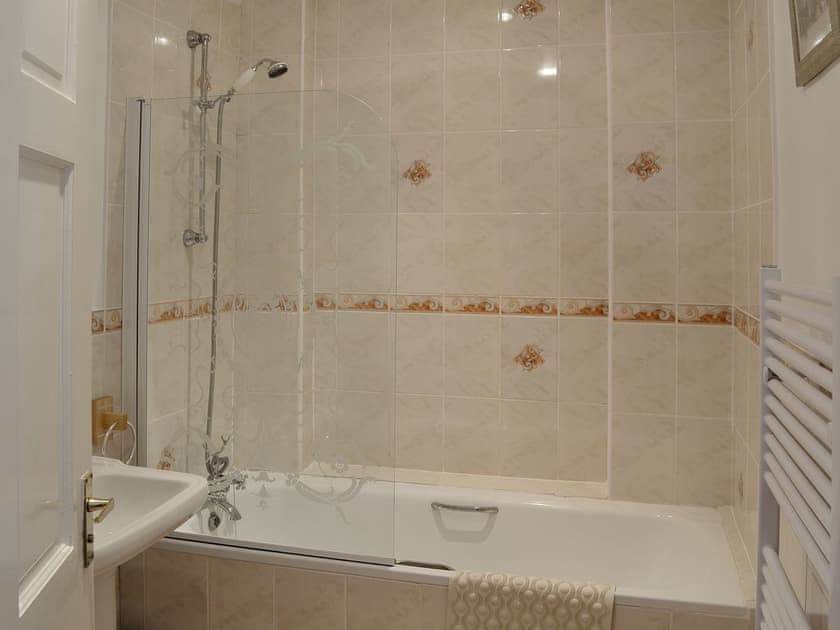 En-suite | Great Bodieve Farm Barns - The Mill House, Bodieve, nr. Wadebridge