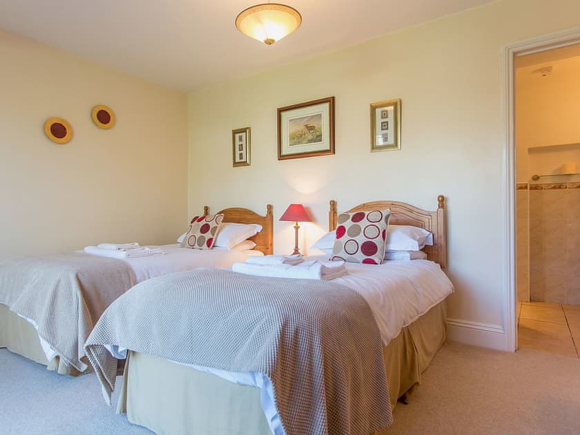 Twin bedroom | Great Bodieve Farm Barns - Orchard Cottage, Bodieve, nr. Wadebridge