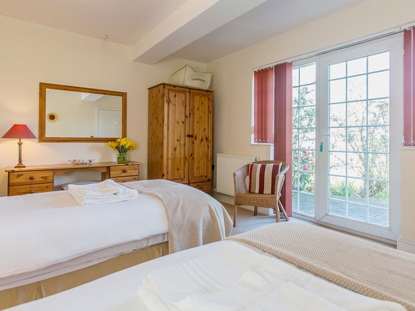 Twin bedroom | Great Bodieve Farm Barns - Orchard Cottage, Bodieve, nr. Wadebridge