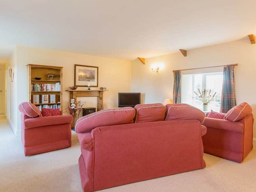 Open plan living/dining room/kitchen | Great Bodieve Farm Barns - The Granary, Bodieve, nr. Wadebridge