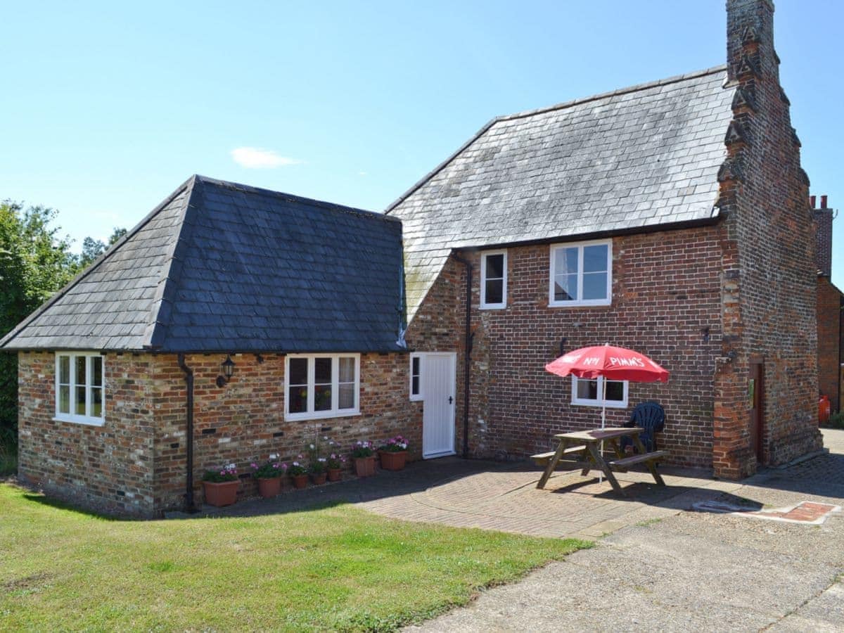 Hawthorne Cottage Ref Py8 In Preston Canterbury Kent English