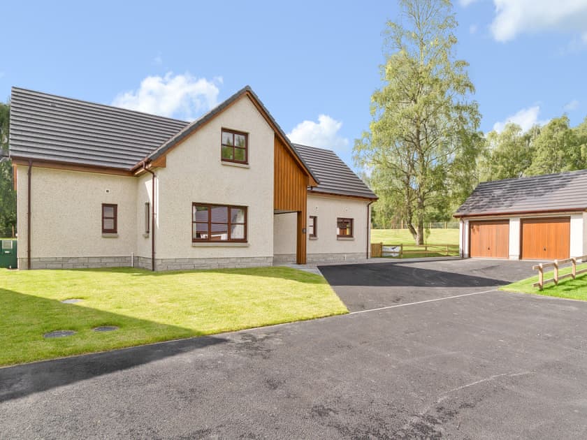 In a quiet setting yet only a few minutes walk into Aviemore | Birch Corner, Aviemore