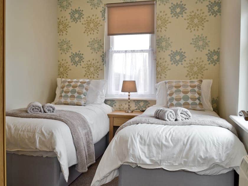 Twin bedroom | Cliff Railway Apartment, Aberystwyth