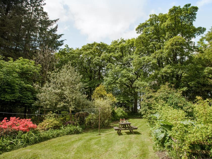 Garden | Crosswoodhill Wing, Near West Calder, Edinburgh