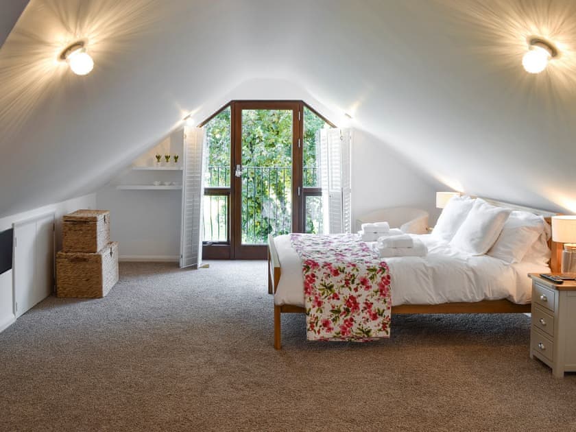 Large master bedroom | The Old Smithy, Penelewey, near Truro