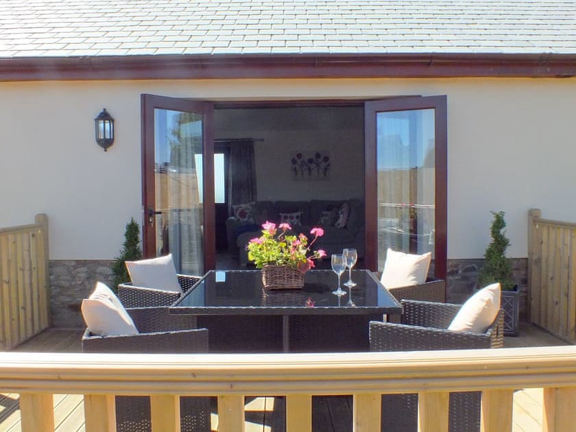 Sitting-out-area | Swallows Retreat, Hartland