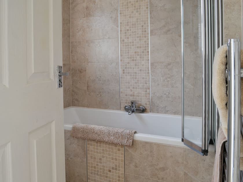 Bathroom | Hen Efail, Pen-y-sarn near Amlwch