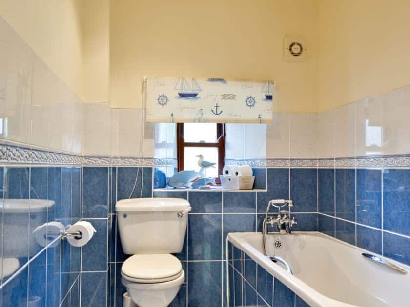 Bathroom | Old Stones Cottage, Burnfoot near Gleneagles