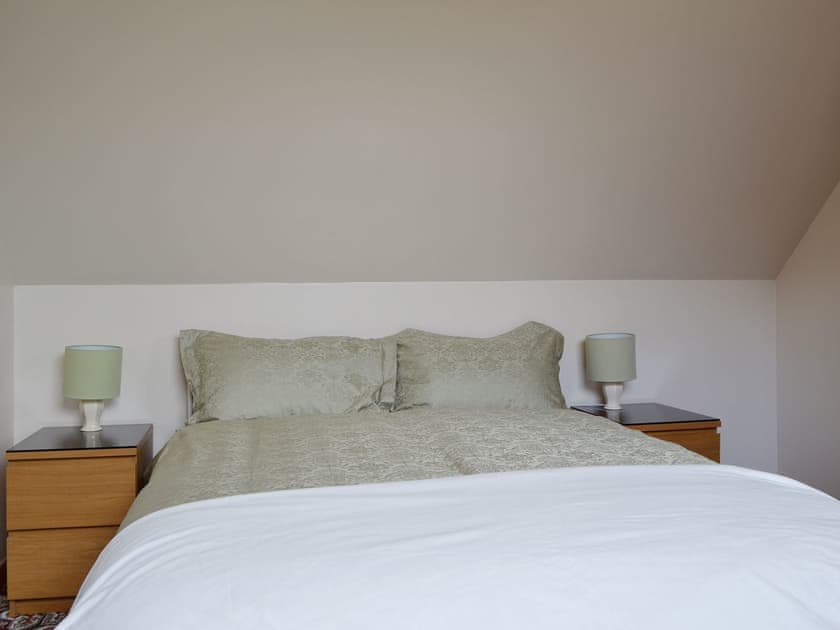 Double bedroom | Ross Cottage, Cairneyhill near Dunfermline