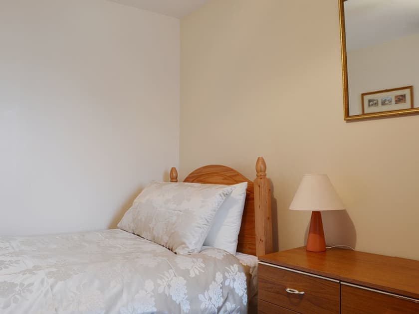 Single bedroom | Ross Cottage, Cairneyhill near Dunfermline