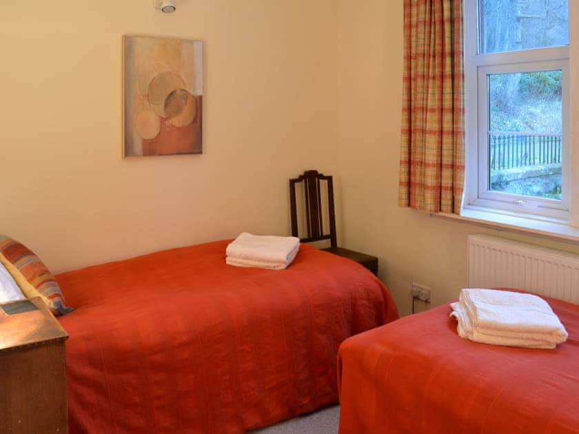 Delightful twin bedded room | Kirkennan Lodge, Palnackie, Castle Douglas