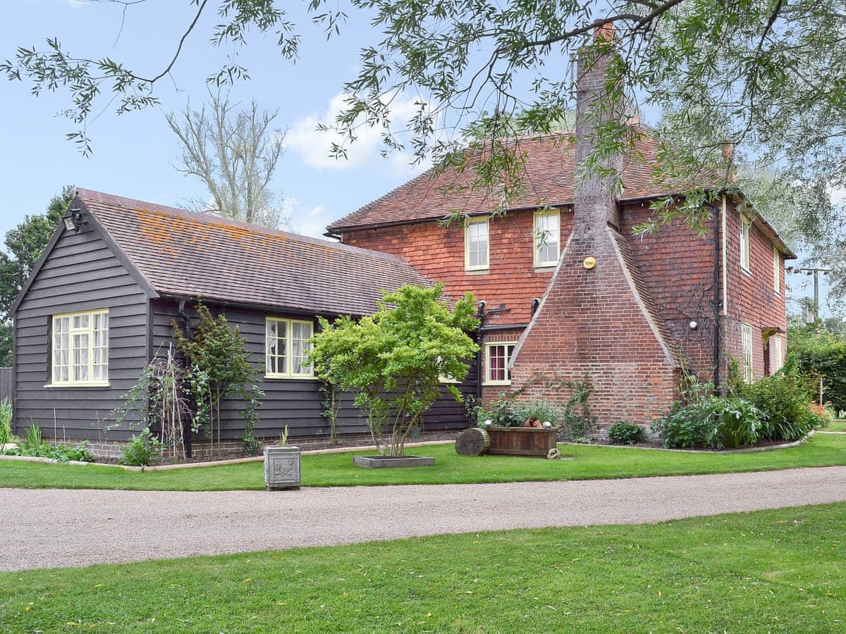 Darling Buds Farmhouse - The Farmhouse
