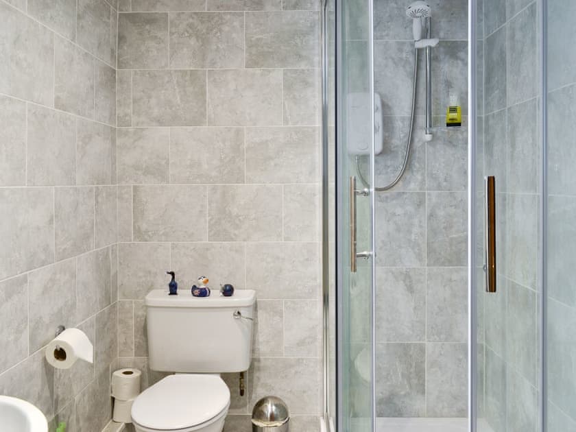 Shower room | Woodend Bungalow, Huthwaite, nr. Sutton-in-Ashfield
