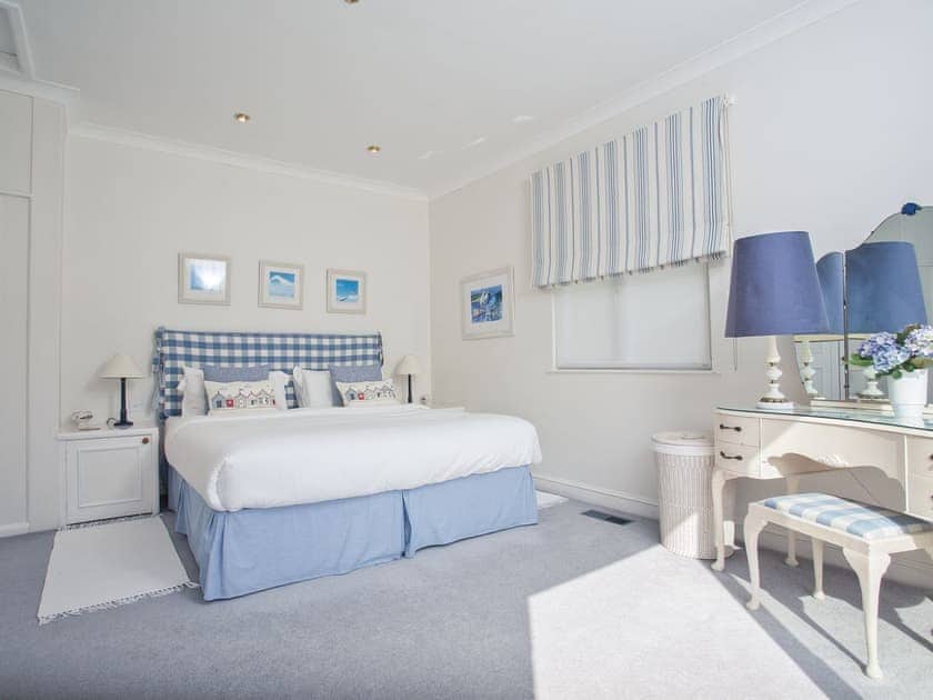 Double bedroom | The Boathouse, Dartmouth