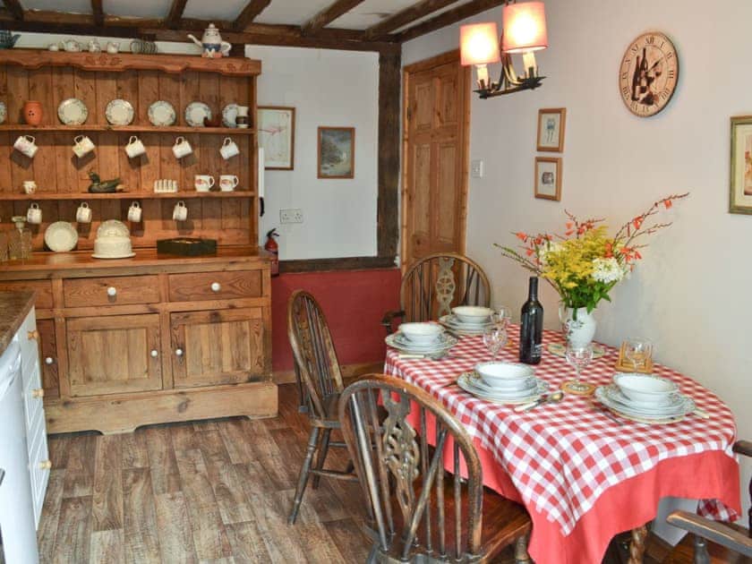 Kitchen/diner | Henley Bridge Holiday Cottage, Ashburnham, nr. Battle