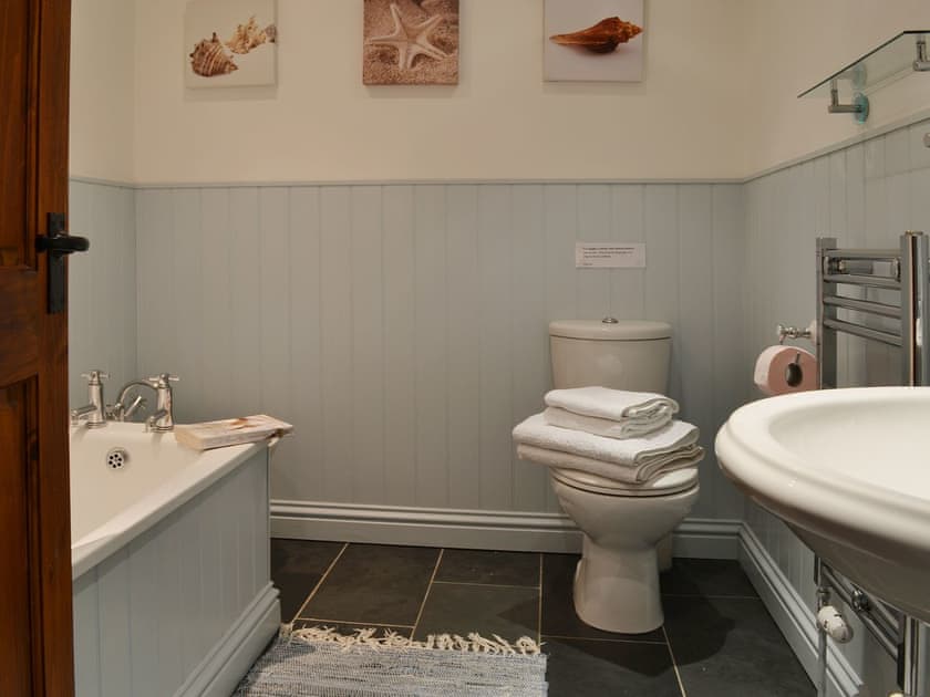 Bathroom | Church View, Jacobstow, Bude