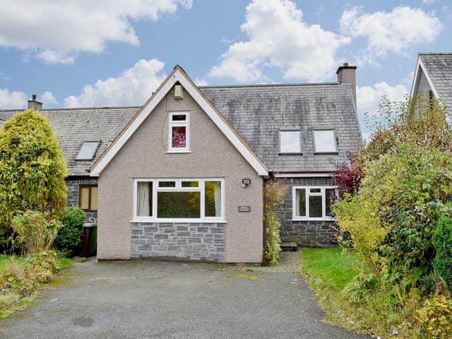 Sisial Y Llyn Ref Cc612079 In Bala Gwynedd Cottages Com