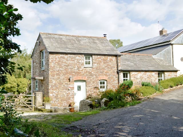 Rock Barn Ref W43935 In St Jidgey Near Padstow Cornwall