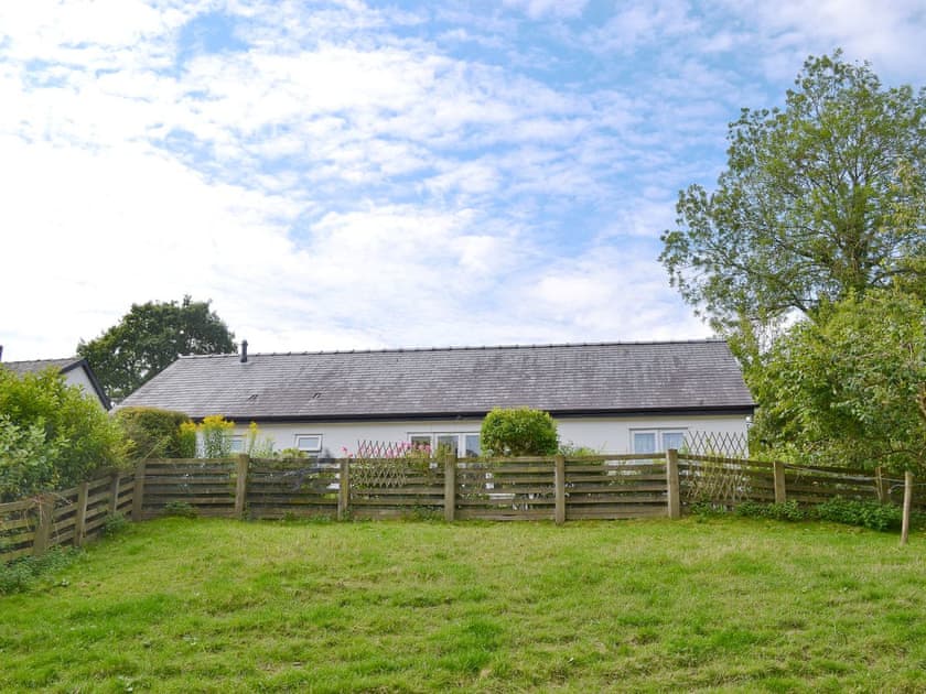 Exterior | Madog’s Wells - Blackbird Cottage, Llanfair Caereinion, nr. Welshpool