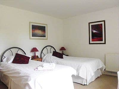 Twin bedroom | Wensum View Cottage, Great Ryburgh, nr. Fakenham
