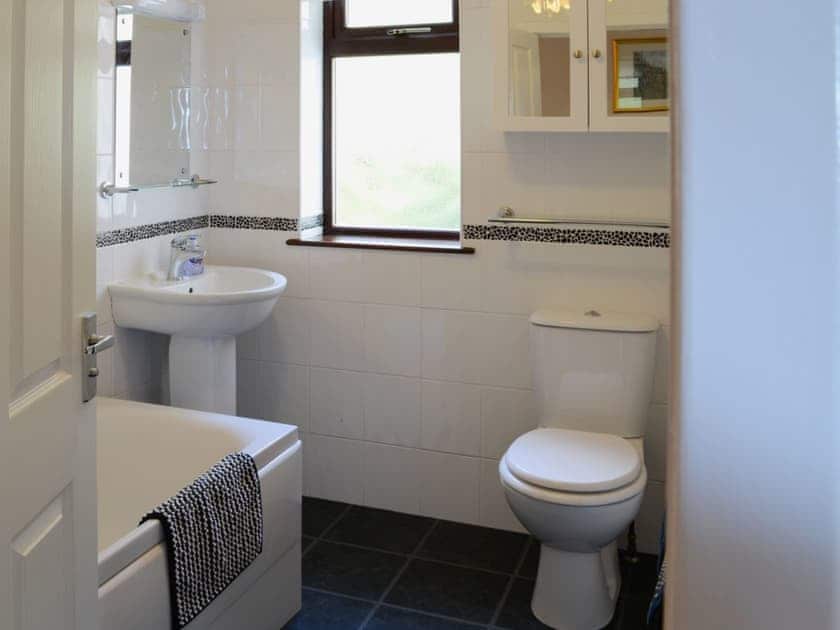 Bathroom | Deo Na Mara, Inverasdale near Poolewe