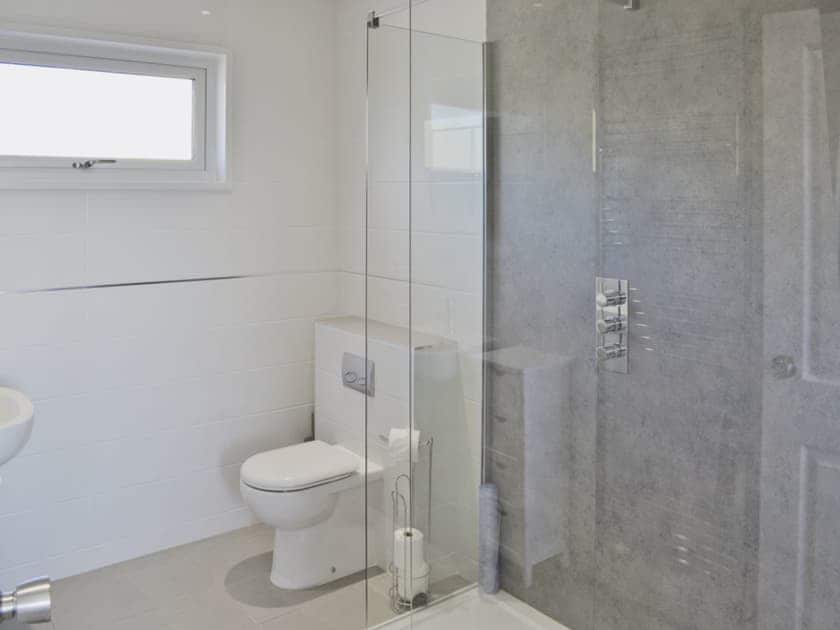 Bathroom | Sand Dunes, Polmear, nr. Par