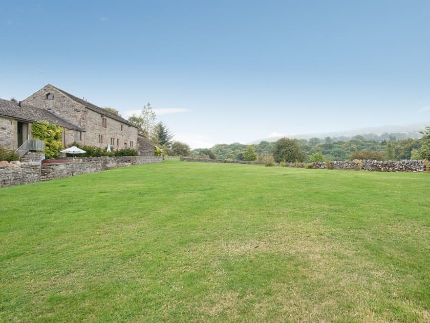 Grounds | Chapel Harthill Hall, Alport, near Bakewell