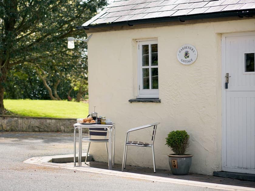 Exterior | Gardener’s Cottage, Freshwater East near Pembroke