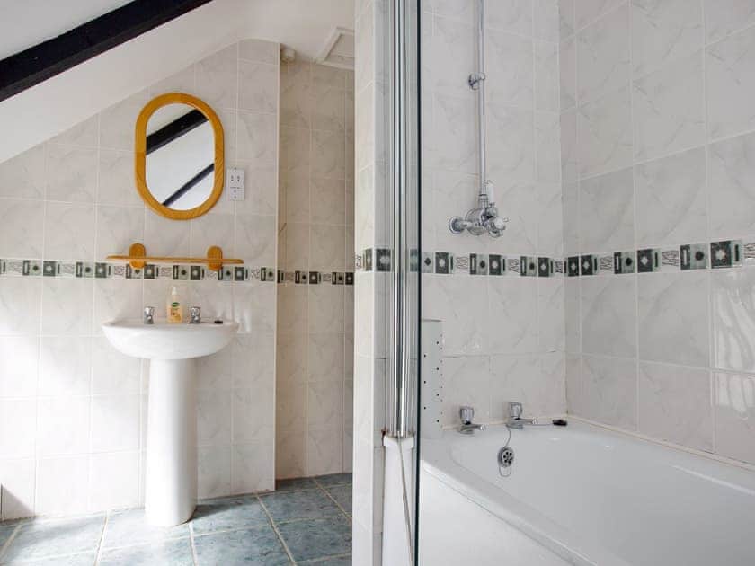 Bathroom | The Hen House, Freshwater East near Pembroke