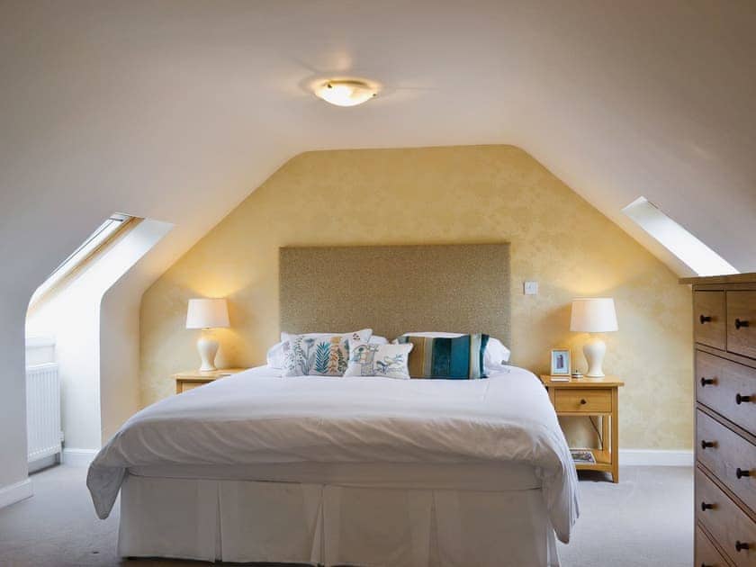 Superkingsize or twin en-suite bedroom  | Chestnut Cottage - Kirklandholm Cottages, Kirklandholm, near Ayr