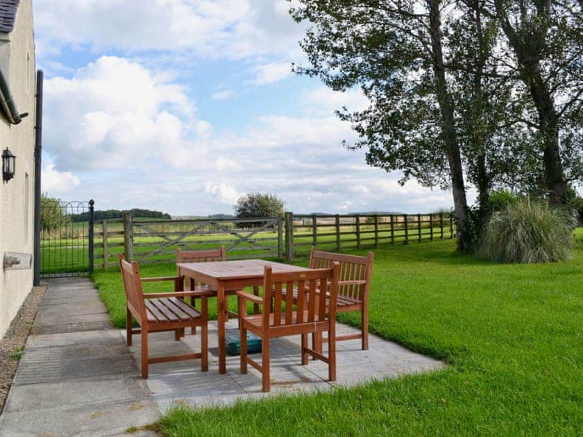 Sitting-out-area | Chestnut Cottage, Kirklandholm near Ayr