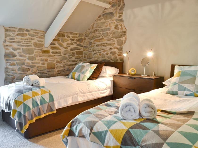 Twin bedroom | Ivy Bush Cottage, Llandewi Brefi, nr. Tregaron