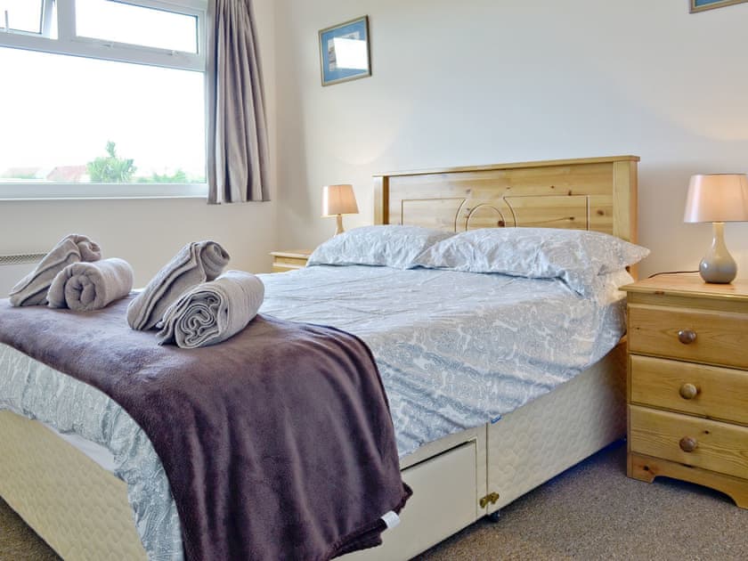 Master bedroom | Fairlawns, Fairbourne
