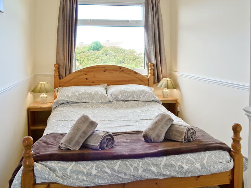 Double bedroom | Fairlawns, Fairbourne