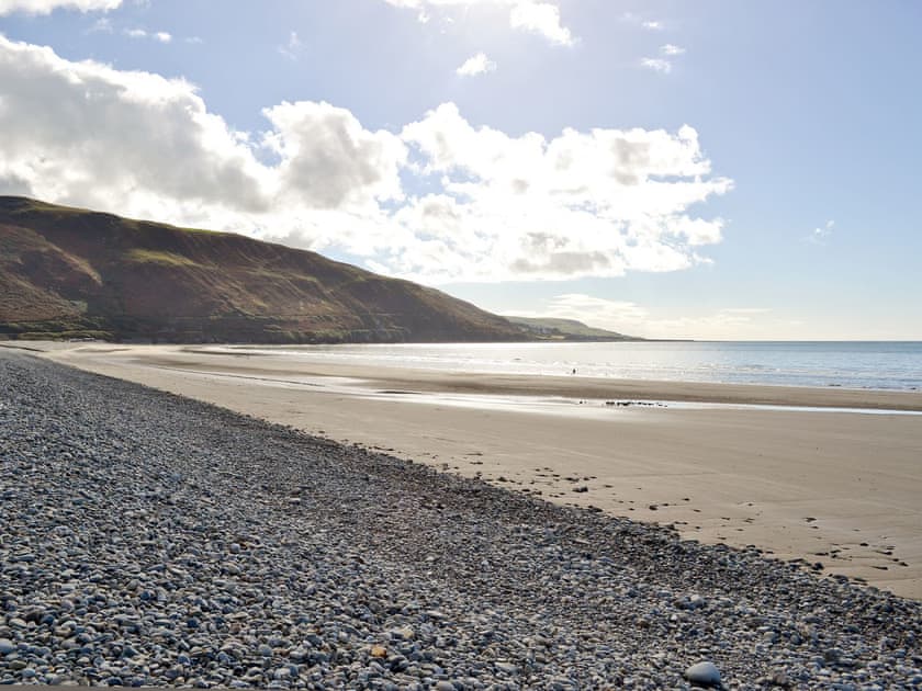 Fairbourne Beach | Fairlawns, Fairbourne
