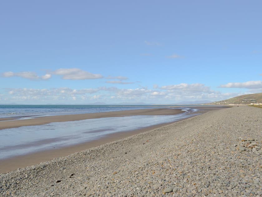 Fairbourne Beach | Fairlawns, Fairbourne