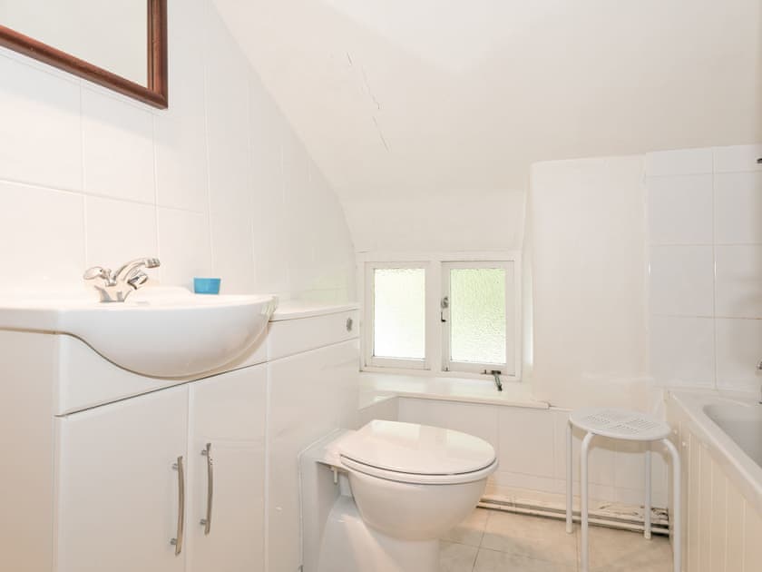 Bathroom | Rowlandson Ground Cottage, Coniston